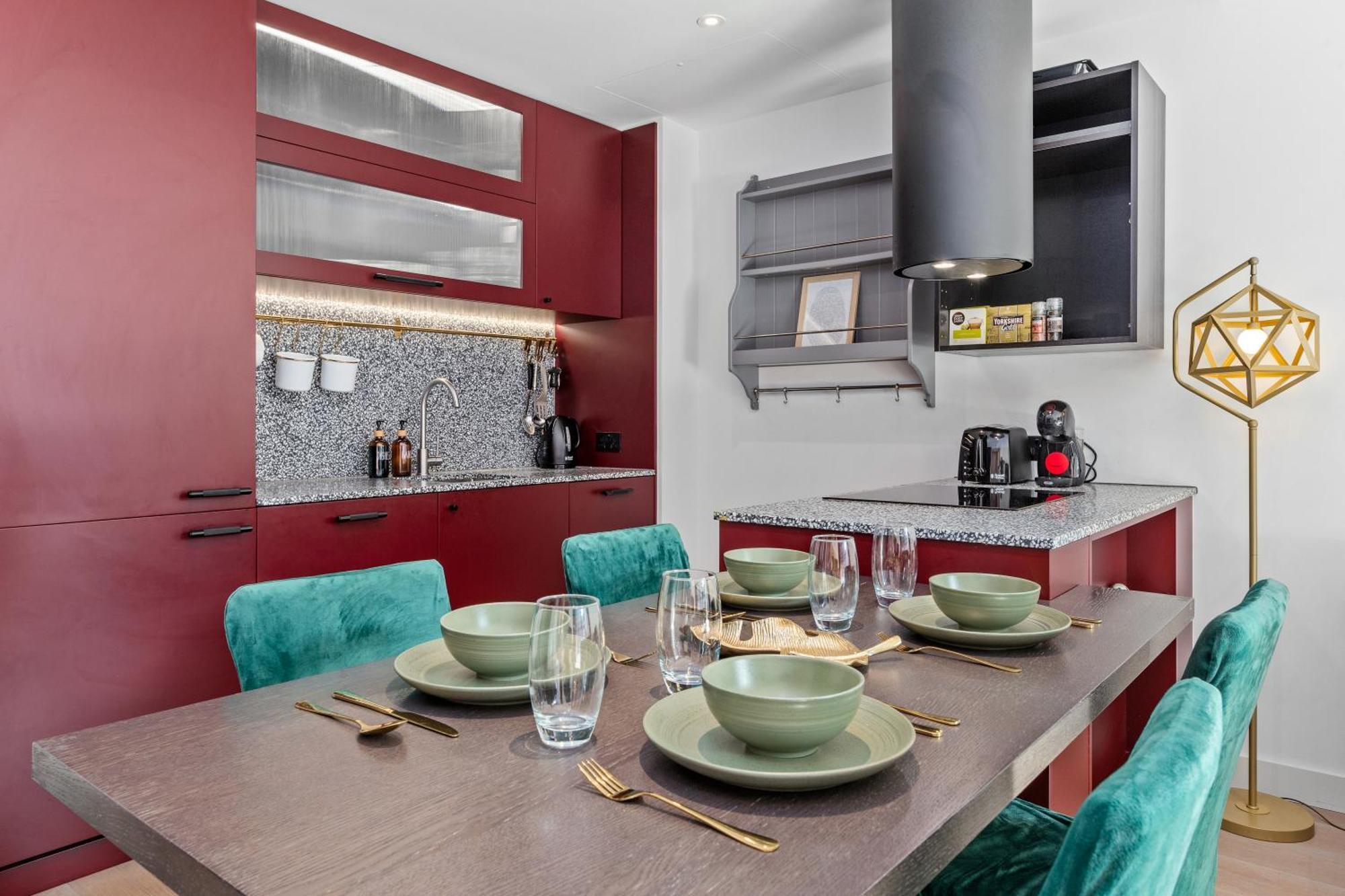 Central London Luxury: Garden View Flat with Balcony Apartment Exterior photo
